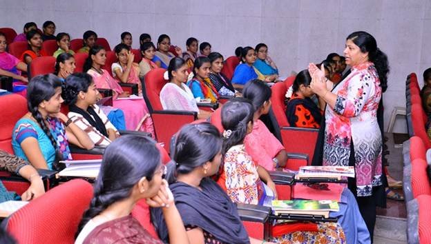 MBA department activities at PKR Arts College for Women featuring an interactive guest lecture for leadership and professional development.